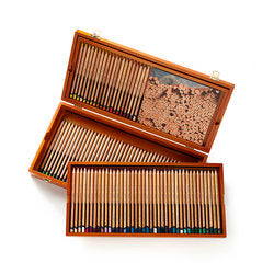 Derwent Lightfast (100) Wooden Box